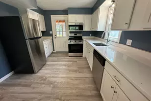 695 Calef Rd, Manchester, NH 03103 - Photo 10