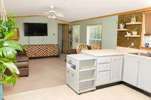 10 Hummingbird Ln, Raymond, NH 03077 - Photo 4