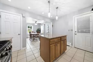 188 Patricia Ln, Manchester, NH 03104 - Photo 12