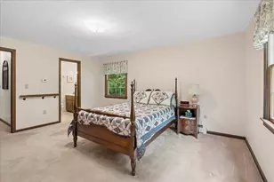 11 Parkhurst Dr, Hudson, NH 03051 - Photo 32