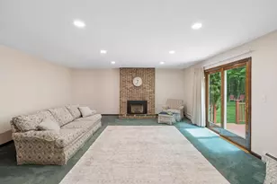 11 Parkhurst Dr, Hudson, NH 03051 - Photo 10