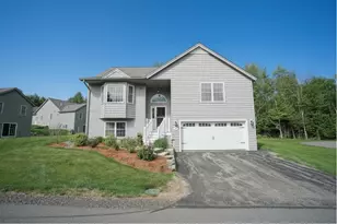 7 Northfield Rd, Atkinson, NH 03811 - Photo 2