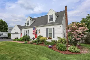 176 Stanton St, Manchester, NH 03103 - Photo 1