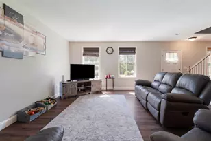 38 Regina Ave, Raymond, NH 03077 - Photo 4