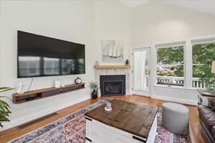 110 Hawthorne Village Rd, Nashua, NH 03062 - Photo 10