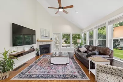 110 Hawthorne Village Road, Nashua, NH 03062 - Photo 4