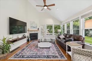 110 Hawthorne Village Rd, Nashua, NH 03062 - Photo 4