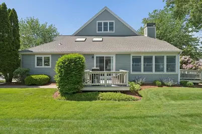 110 Hawthorne Village Road, Nashua, NH 03062 - Photo 2
