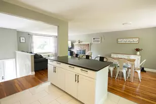 32 Alvirne Dr, Hudson, NH 03051 - Photo 8