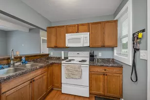 132 Maple Ave, Claremont, NH 03473 - Photo 4