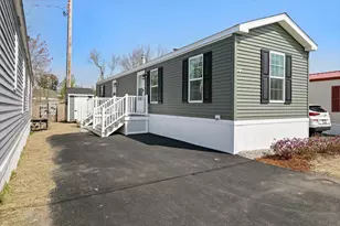 23 Brookwood Dr, Salem, NH 03079 - Photo 1