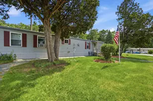 19 Winter St, Salem, NH 03079 - Photo 32