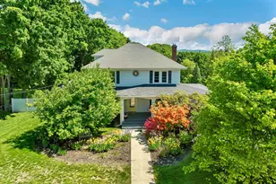 159 N Main St, Wolfeboro, NH 03894 - Photo 2