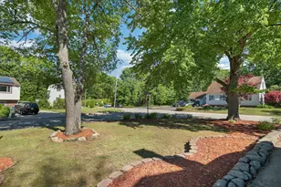 380 Mystic St, Manchester, NH 03103 - Photo 4