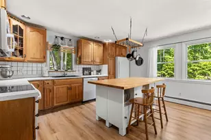 10 Cove St, Goffstown, NH 03045 - Photo 18