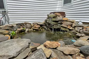 220 Stockbridge Corner Rd, Alton, NH 03809 - Photo 8