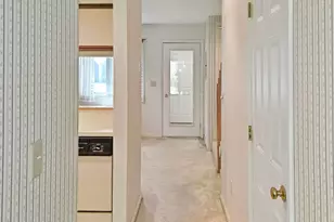 292 Woodhaven Dr, Hartford, VT 05001 - Photo 10