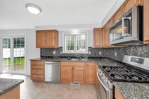 39 Westchester Ct, Hudson, NH 03051 - Photo 14