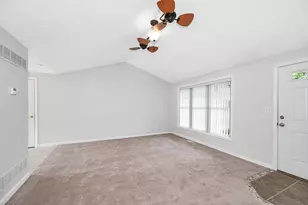 39 Westchester Ct, Hudson, NH 03051 - Photo 4