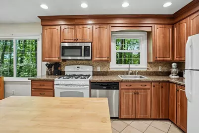 165 Tory Road, Manchester, NH 03104 - Photo 8