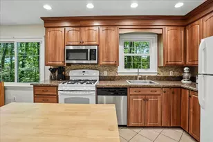 165 Tory Rd, Manchester, NH 03104 - Photo 8