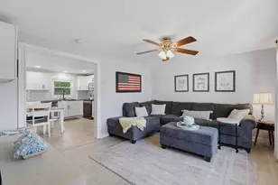 37 W Glenwood St, Nashua, NH 03060 - Photo 6
