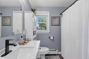 37 W Glenwood St, Nashua, NH 03060 - Photo 16