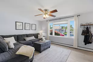 37 W Glenwood St, Nashua, NH 03060 - Photo 4
