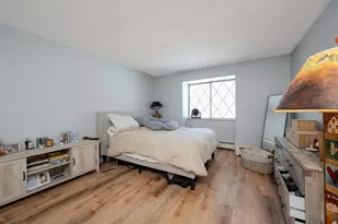 13 Silvestri Cir, Derry, NH 03038 - Photo 4