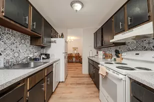 13 Silvestri Cir, Derry, NH 03038 - Photo 8