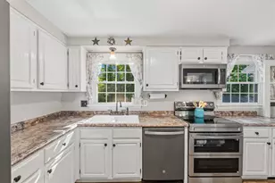 85 Belmont Dr, Merrimack, NH 03054 - Photo 6