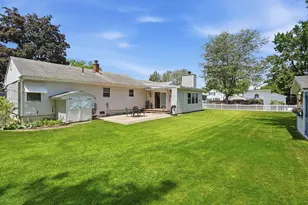 51 Kilby St, Manchester, NH 03103 - Photo 2