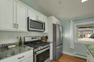 5 Frenette Dr, Hudson, NH 03051 - Photo 14