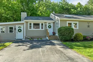 5 Frenette Dr, Hudson, NH 03051 - Photo 2