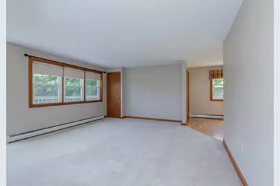 90 Dawson Avenue, Manchester, NH 03104 - Photo 6