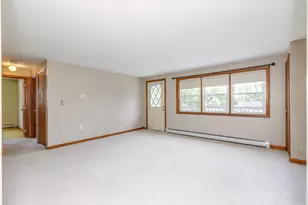 90 Dawson Ave, Manchester, NH 03104 - Photo 6