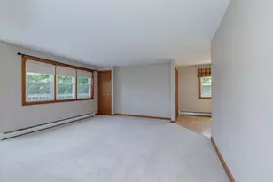 90 Dawson Ave, Manchester, NH 03104 - Photo 4