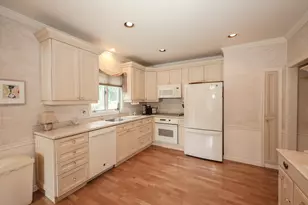 27 Eastman St, Nashua, NH 03060 - Photo 12