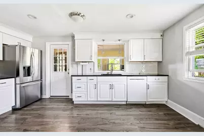 20 Upland Street, Manchester, NH 03102 - Photo 6