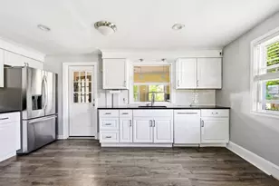 20 Upland St, Manchester, NH 03102 - Photo 6