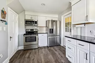 20 Upland St, Manchester, NH 03102 - Photo 4