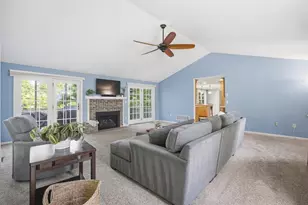 8 Bennington Rd, Nashua, NH 03064 - Photo 8