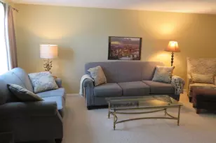 17 Oakwood Cir, Goffstown, NH 03045 - Photo 6