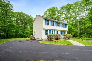 43 Sage Ct, Goffstown, NH 03045 - Photo 2