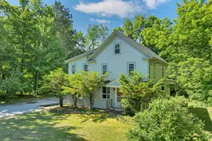 9 Crescent St, Laconia, NH 03246 - Photo 2