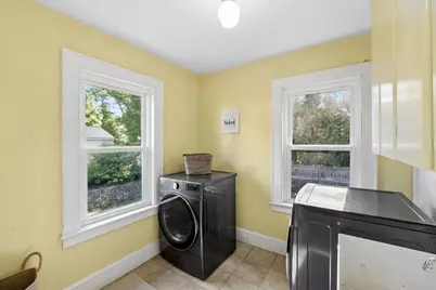 838 Maple Street, Manchester, NH 03104 - Photo 18