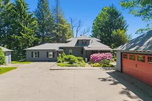 52 Whipple Rd, Kittery, ME 03904 - Photo 1