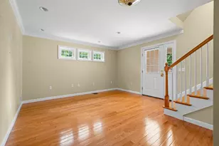 163 Wedgewood Ln, Manchester, NH 03109 - Photo 16