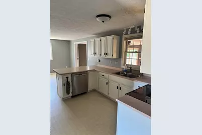 163 Wedgewood Lane, Manchester, NH 03109 - Photo 6