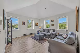 28 Academy St, Franconia, NH 03580 - Photo 12